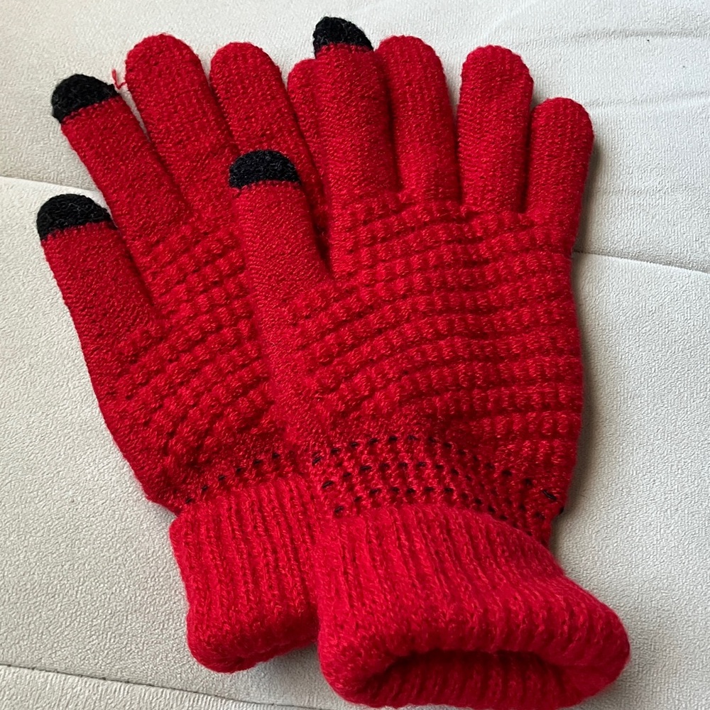 Red Knit Touchscreen Gloves